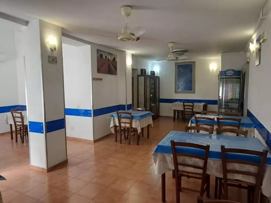 Immagine 3 di Locale commerciale in vendita  a Livorno