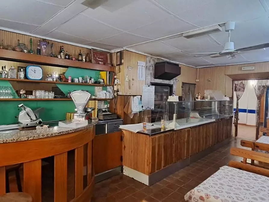 Immagine 2 di Locale commerciale in vendita  a Livorno