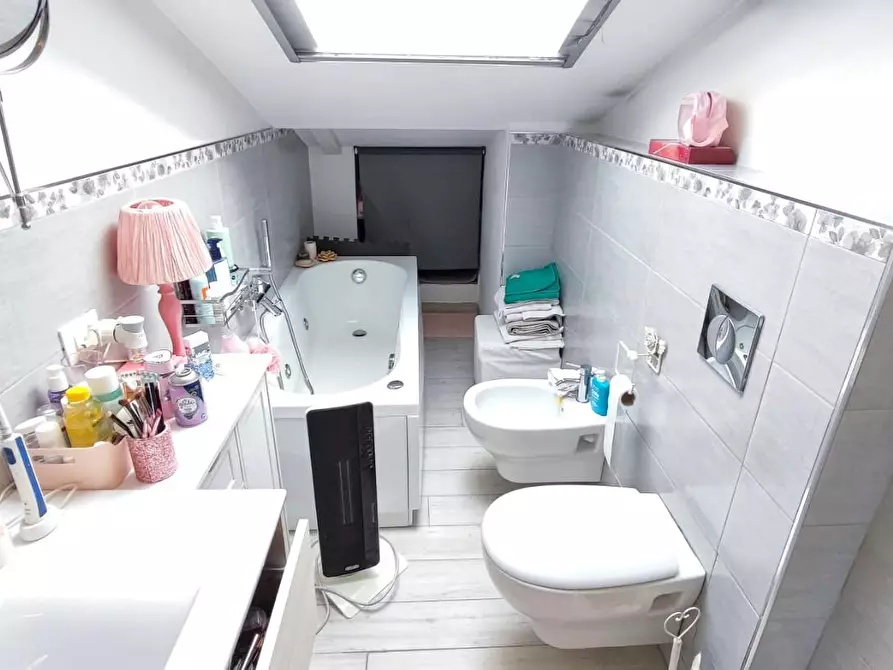 Immagine 21 di Appartamento in vendita  a Massarosa