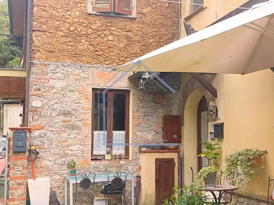 Immagine 17 di Terratetto in vendita  a Camaiore