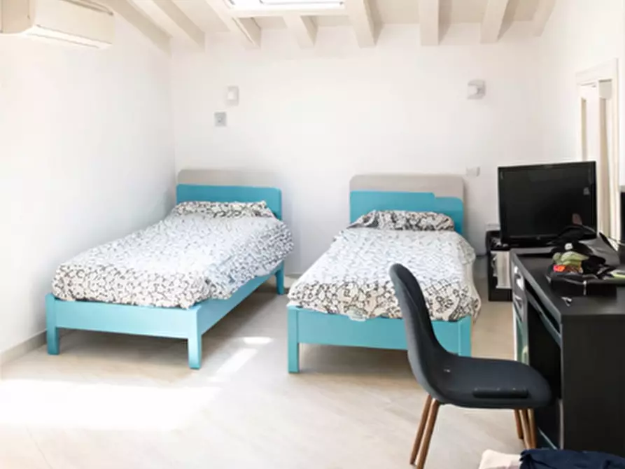 Immagine 13 di Villa in vendita  a Montignoso