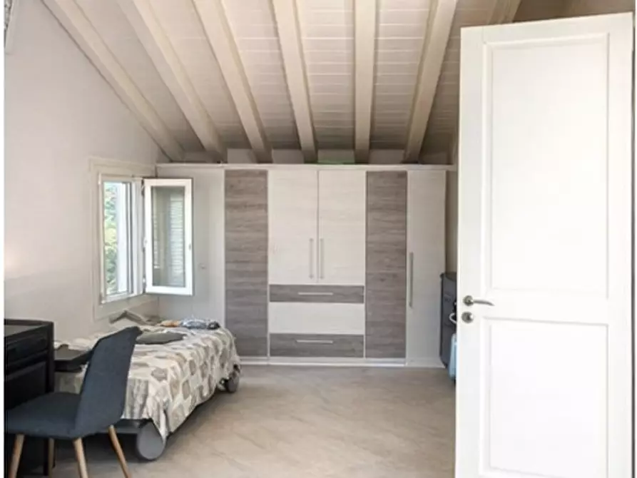 Immagine 12 di Villa in vendita  a Montignoso