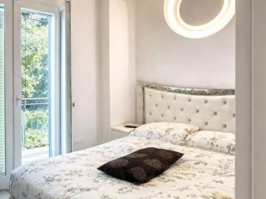 Immagine 14 di Villa in vendita  a Montignoso