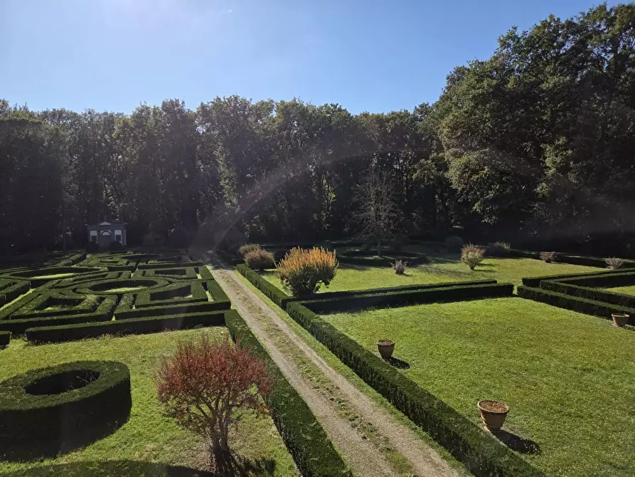 Immagine 13 di Villa in vendita  a Monteriggioni