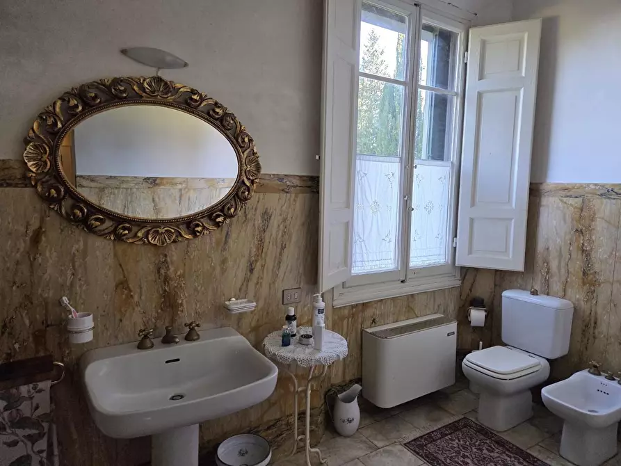 Immagine 31 di Villa in vendita  a Monteriggioni