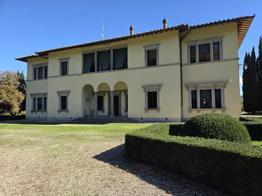 Immagine 6 di Villa in vendita  a Monteriggioni