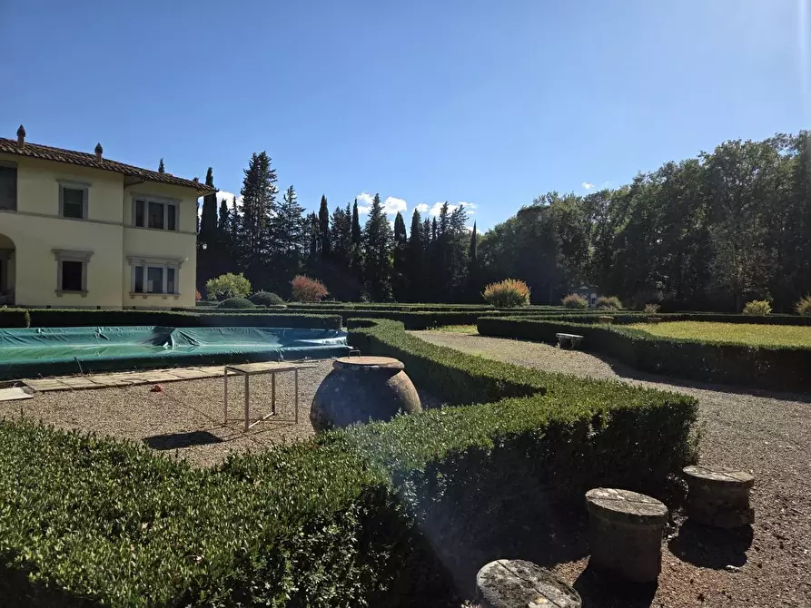 Immagine 9 di Villa in vendita  a Monteriggioni