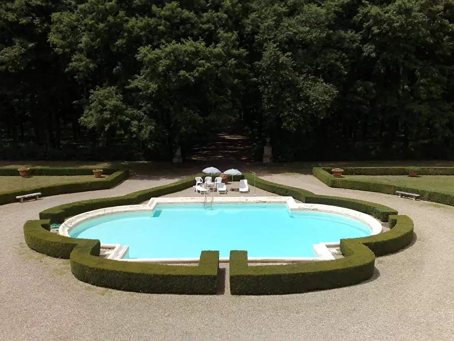 Immagine 11 di Villa in vendita  a Monteriggioni