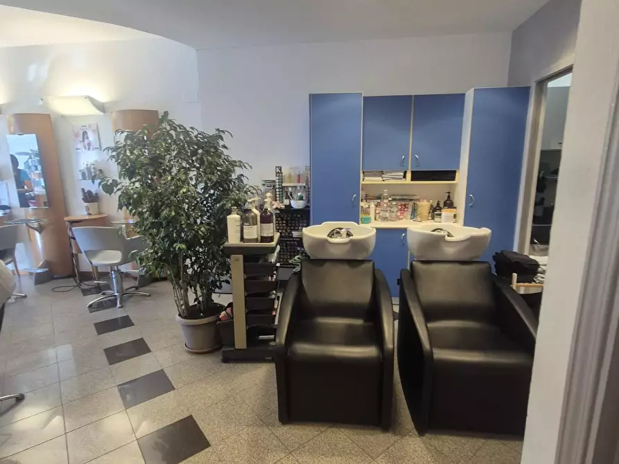 Immagine 20 di Attività commerciale in vendita  a Monteroni D'arbia