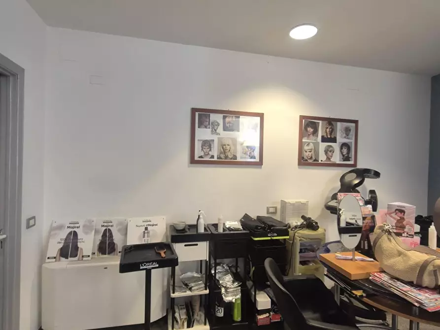 Immagine 23 di Attività commerciale in vendita  a Monteroni D'arbia