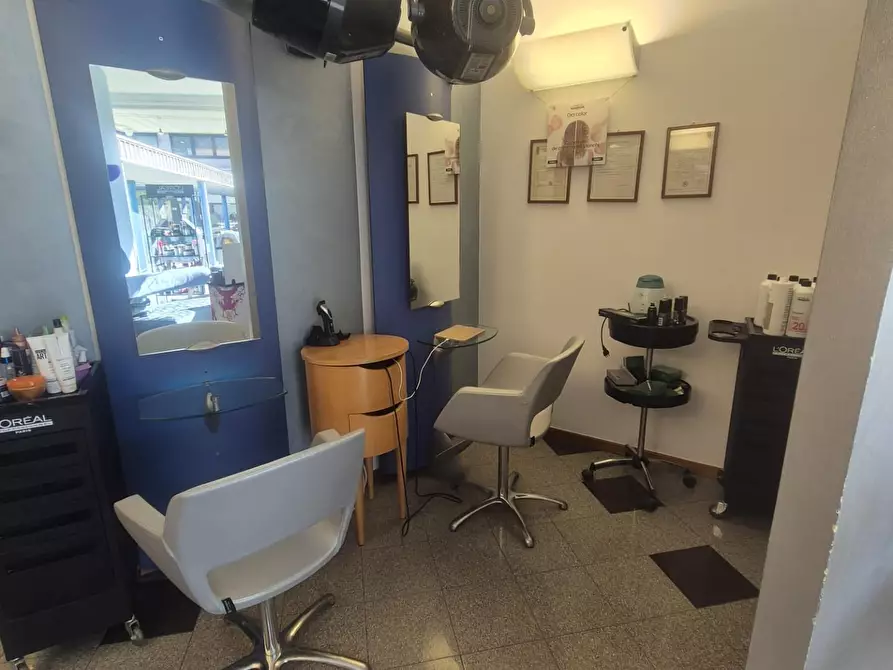 Immagine 11 di Attività commerciale in vendita  a Monteroni D'arbia