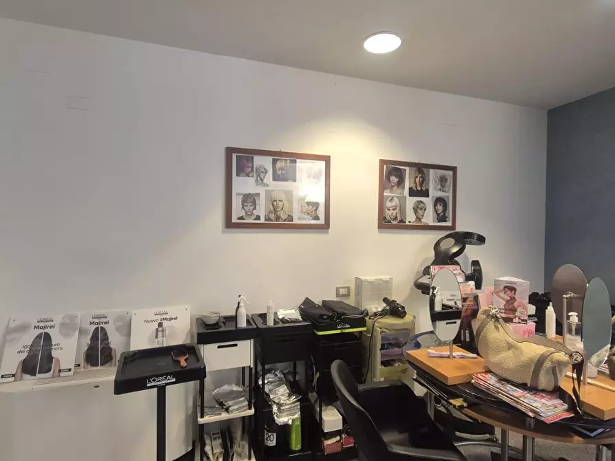 Immagine 13 di Attività commerciale in vendita  a Monteroni D'arbia