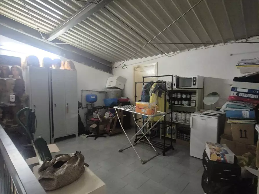 Immagine 12 di Attività commerciale in vendita  a Monteroni D'arbia