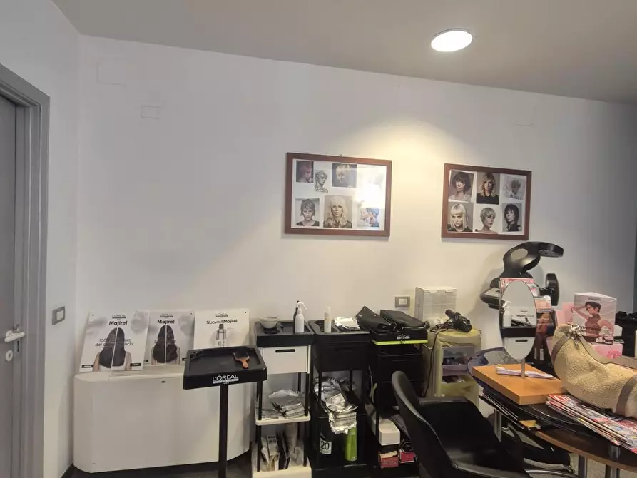 Immagine 18 di Attività commerciale in vendita  a Monteroni D'arbia