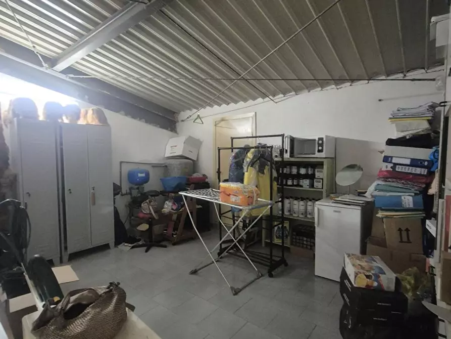 Immagine 10 di Attività commerciale in vendita  a Monteroni D'arbia