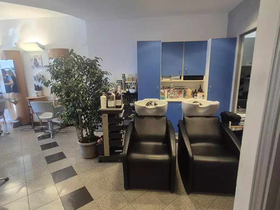 Immagine 1 di Attività commerciale in vendita  a Monteroni D'arbia