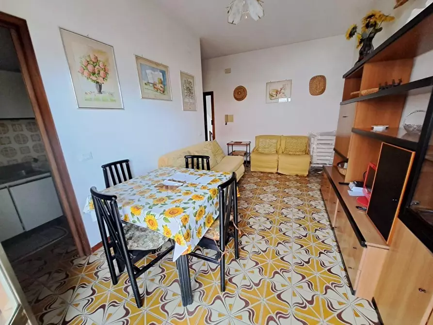 Immagine 5 di Appartamento in vendita  a Carrara