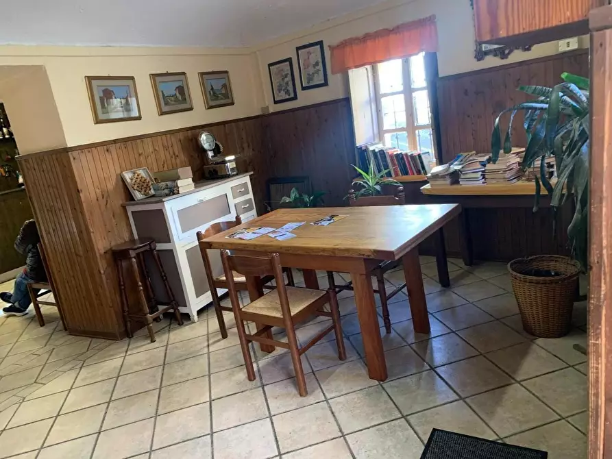 Immagine 2 di Bar / Ristorante in vendita  a Fiano