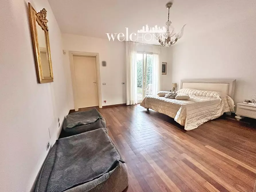 Immagine 62 di Villa in vendita  a Campi Bisenzio