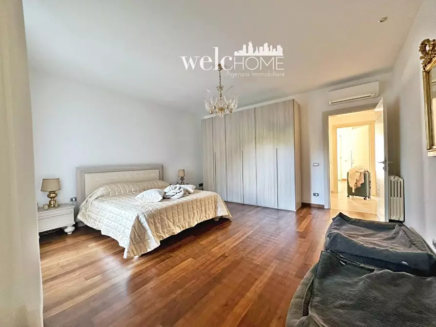 Immagine 16 di Villa in vendita  a Campi Bisenzio