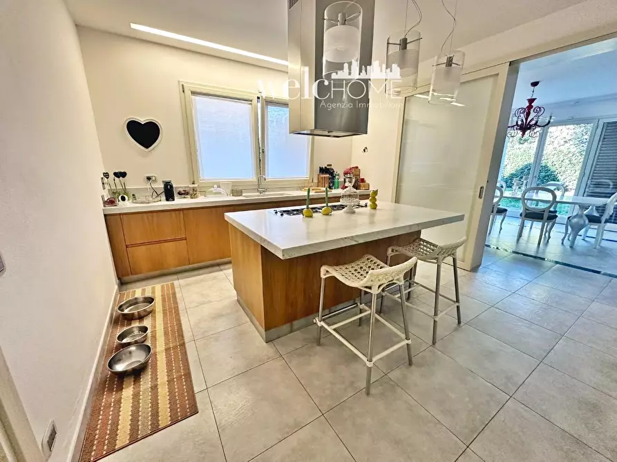 Immagine 13 di Villa in vendita  a Campi Bisenzio