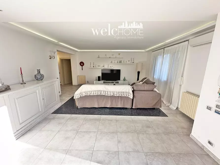 Immagine 53 di Villa in vendita  a Campi Bisenzio