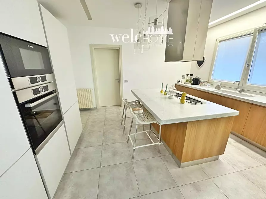 Immagine 11 di Villa in vendita  a Campi Bisenzio