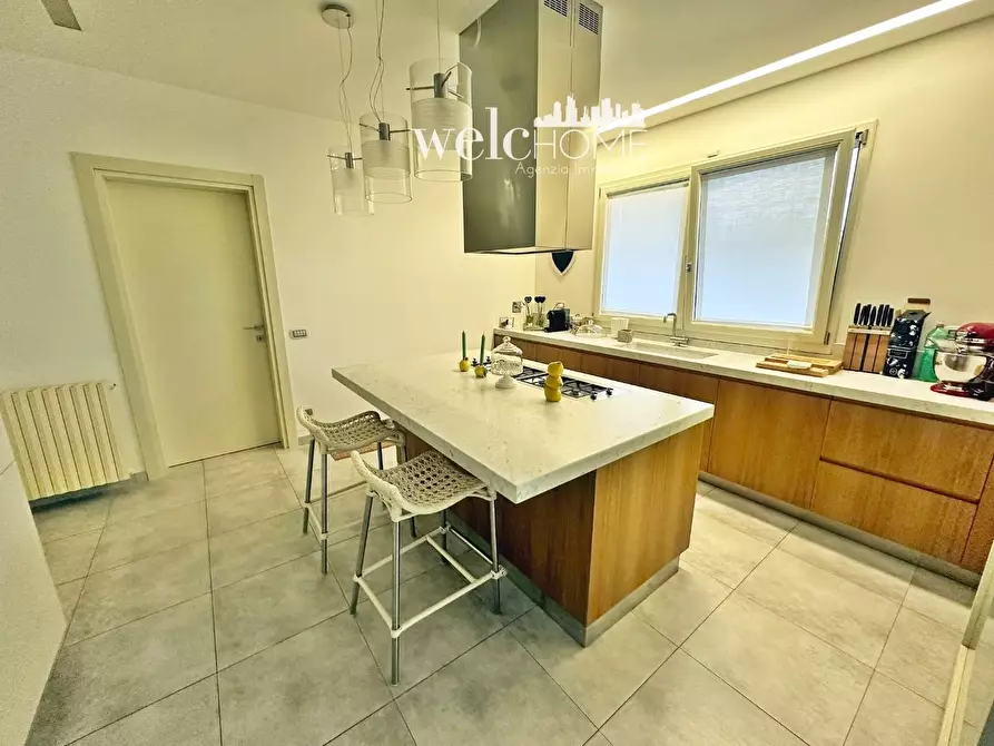 Immagine 12 di Villa in vendita  a Campi Bisenzio