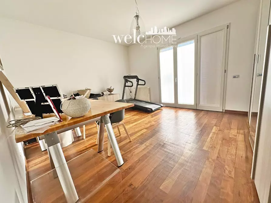 Immagine 19 di Villa in vendita  a Campi Bisenzio