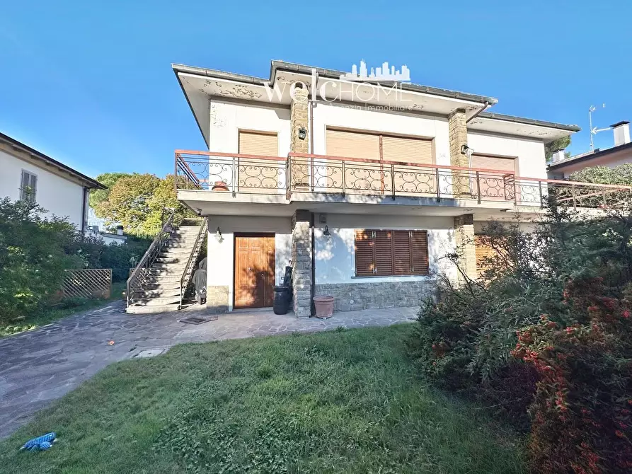Immagine 47 di Villa in vendita  a Campi Bisenzio