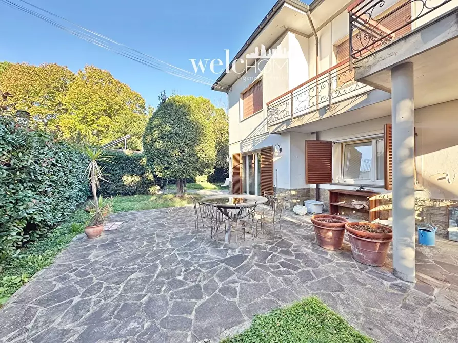 Immagine 49 di Villa in vendita  a Campi Bisenzio