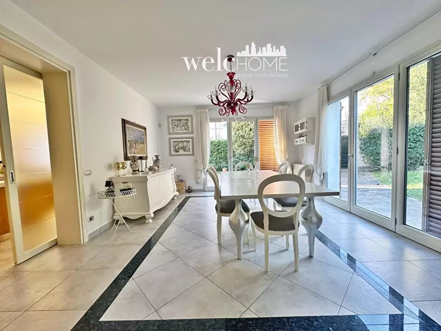 Immagine 55 di Villa in vendita  a Campi Bisenzio