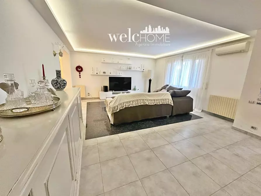 Immagine 54 di Villa in vendita  a Campi Bisenzio