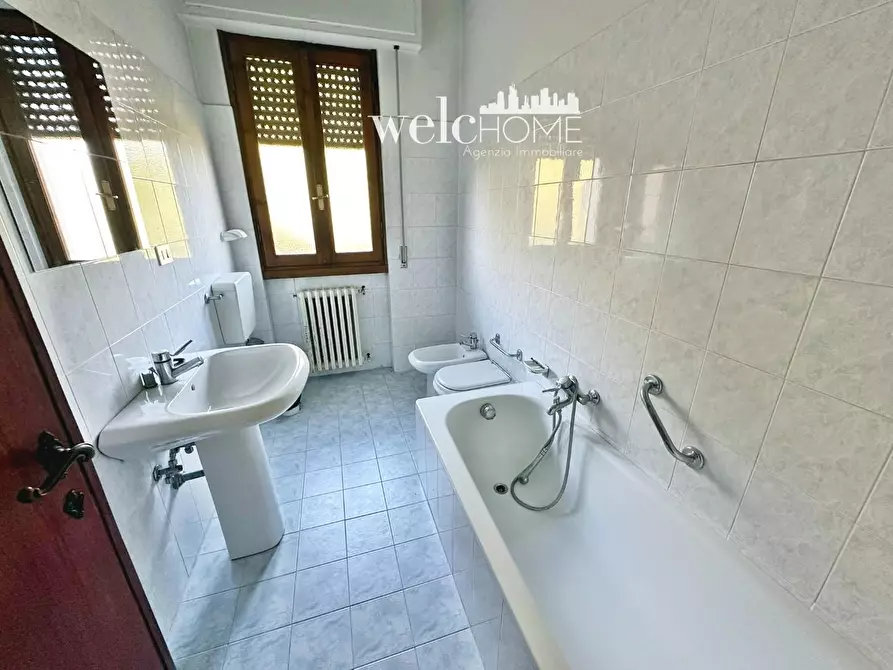 Immagine 42 di Villa in vendita  a Campi Bisenzio