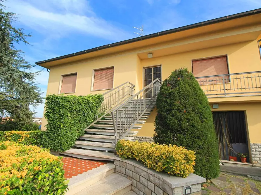 Immagine 3 di Villa in vendita  a Empoli