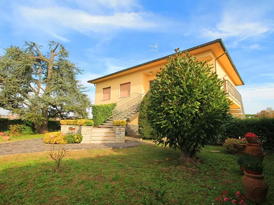 Immagine 39 di Villa in vendita  a Empoli