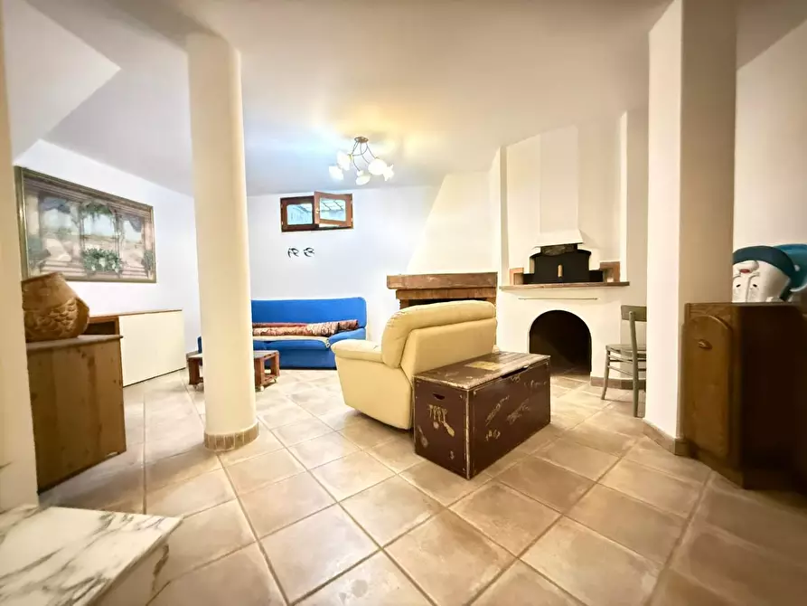 Immagine 17 di Villa in vendita  a Massa