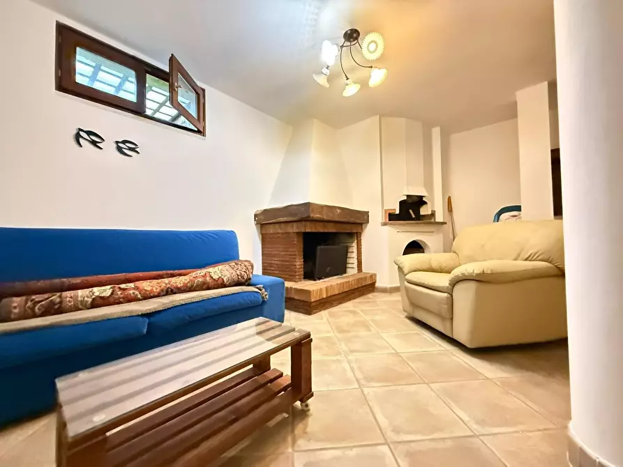 Immagine 18 di Villa in vendita  a Massa