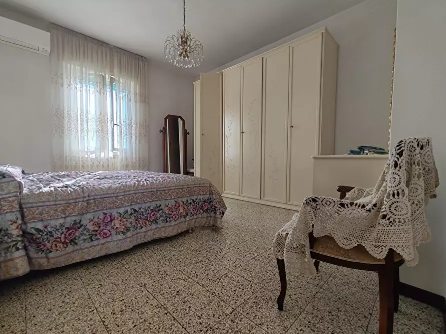 Immagine 9 di Appartamento in vendita  a Massa