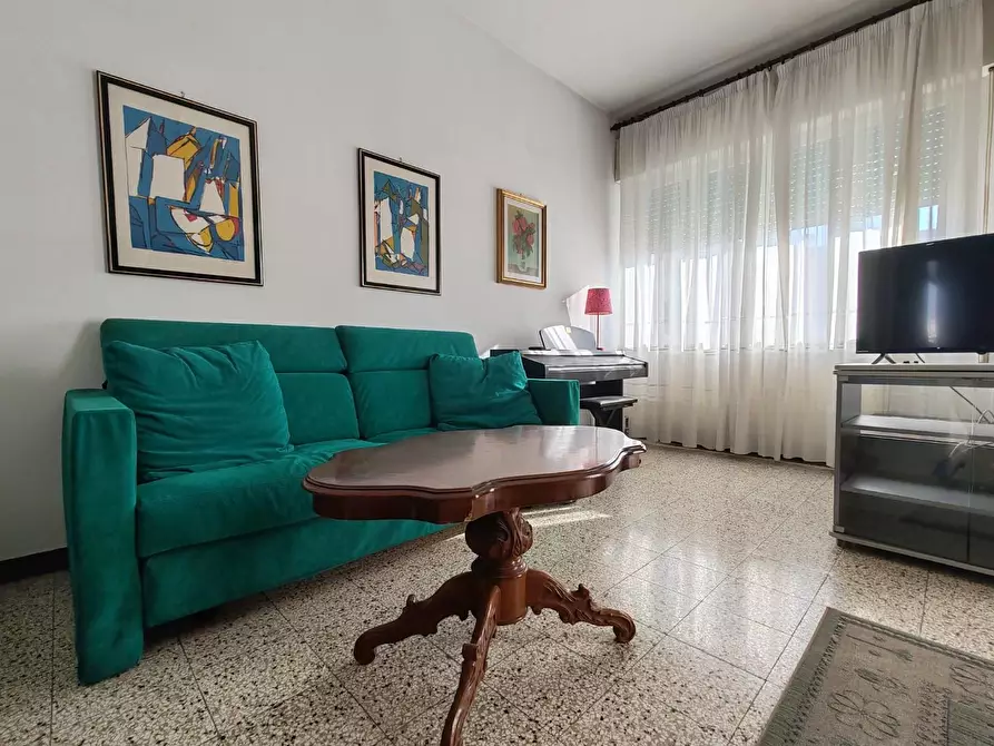 Immagine 3 di Appartamento in vendita  a Massa