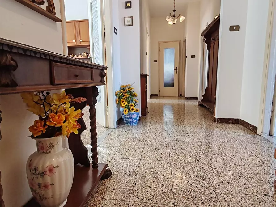 Immagine 8 di Appartamento in vendita  a Massa