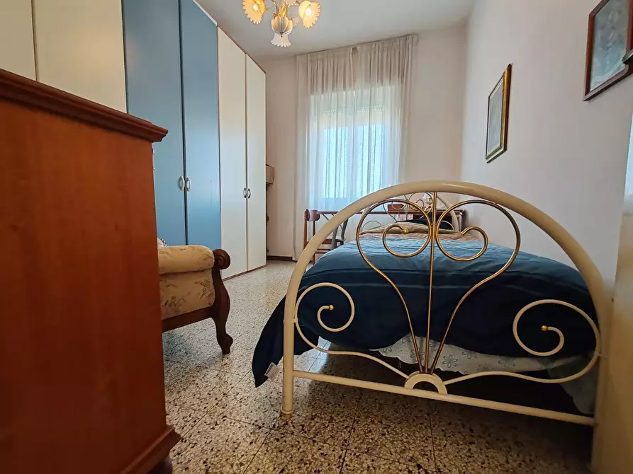 Immagine 11 di Appartamento in vendita  a Massa