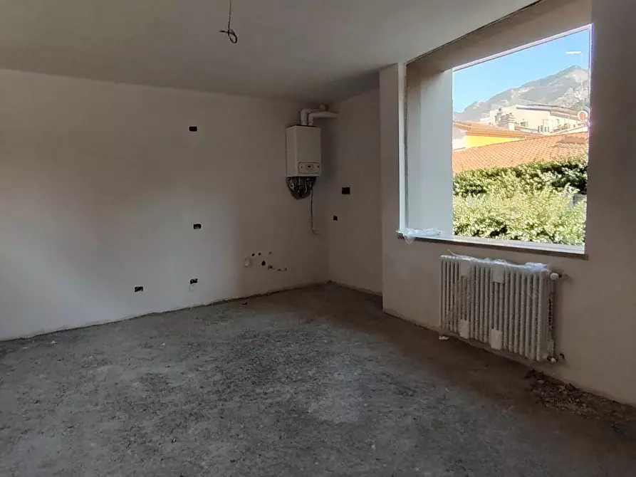 Immagine 3 di Appartamento in vendita  a Carrara