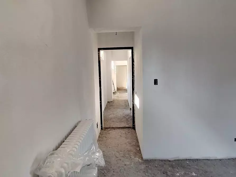 Immagine 1 di Appartamento in vendita  a Carrara