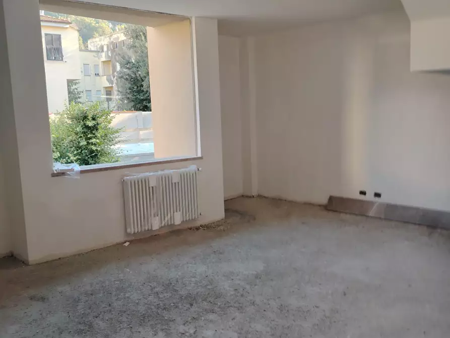 Immagine 4 di Appartamento in vendita  a Carrara