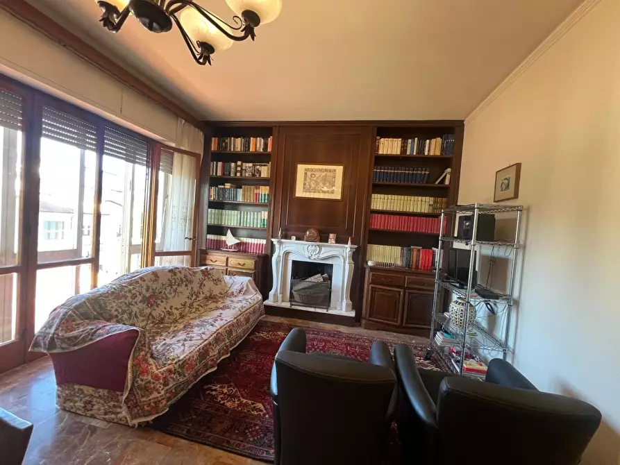 Immagine 1 di Appartamento in vendita  a Camaiore