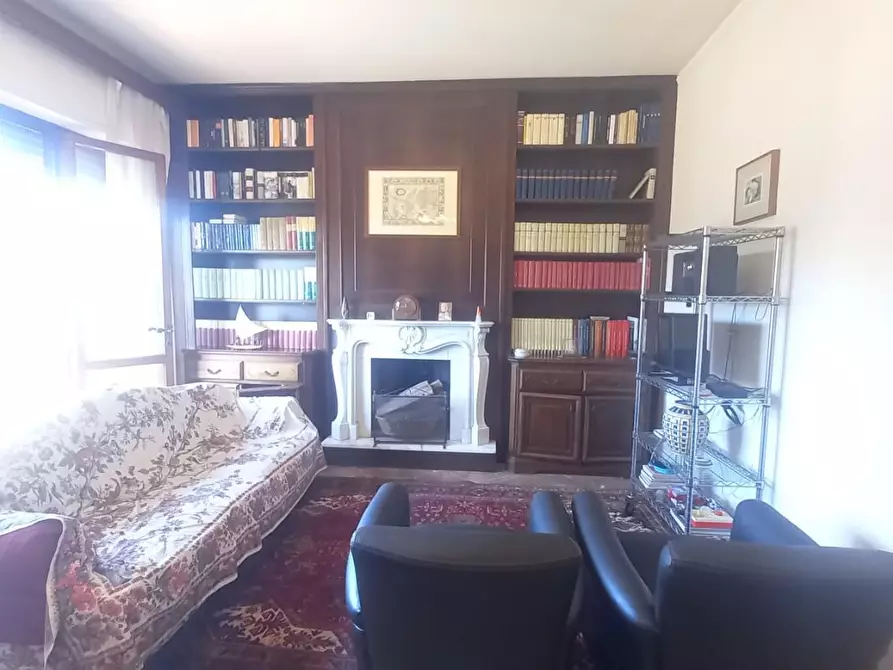 Immagine 4 di Appartamento in vendita  a Camaiore