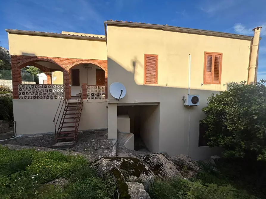 Immagine 10 di Terratetto in vendita  a Luogosanto