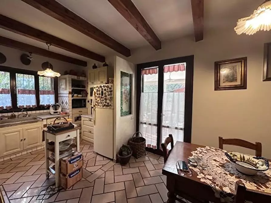 Immagine 5 di Casa bifamiliare in vendita  a Cascina