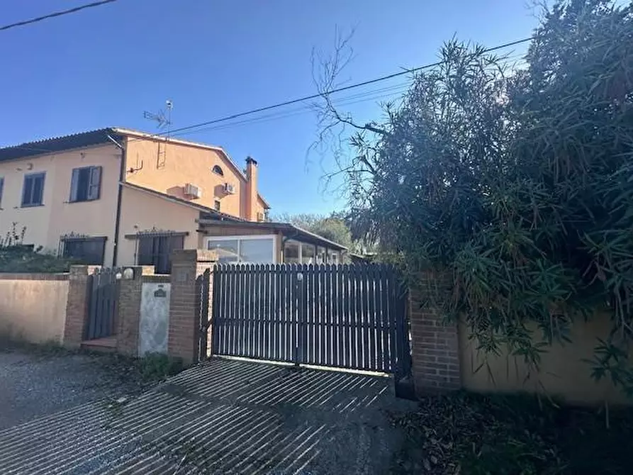 Immagine 39 di Casa bifamiliare in vendita  a Cascina